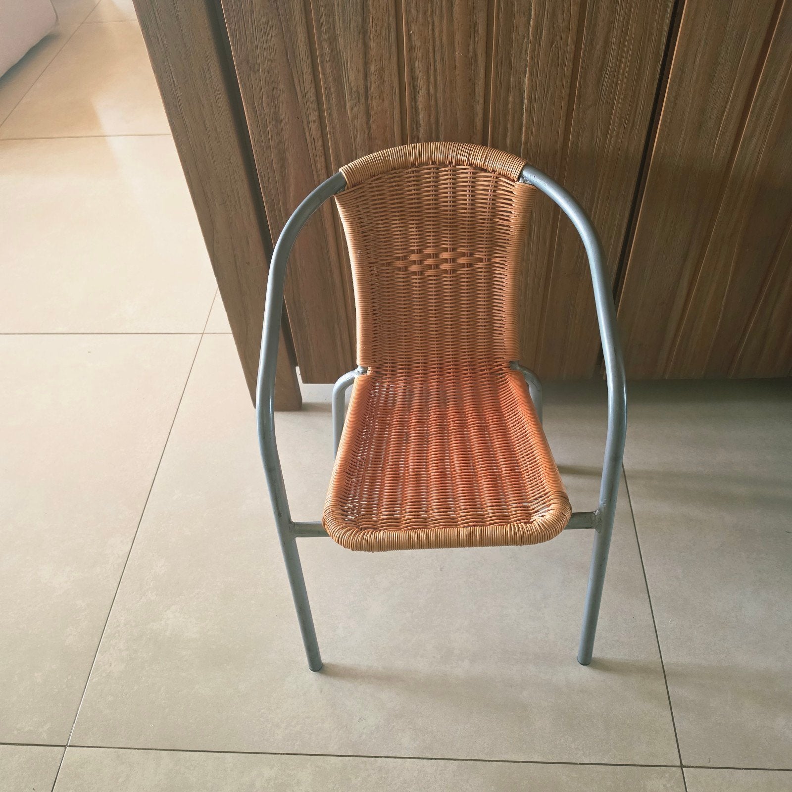 Petite chaise Tressée, Enlèvement