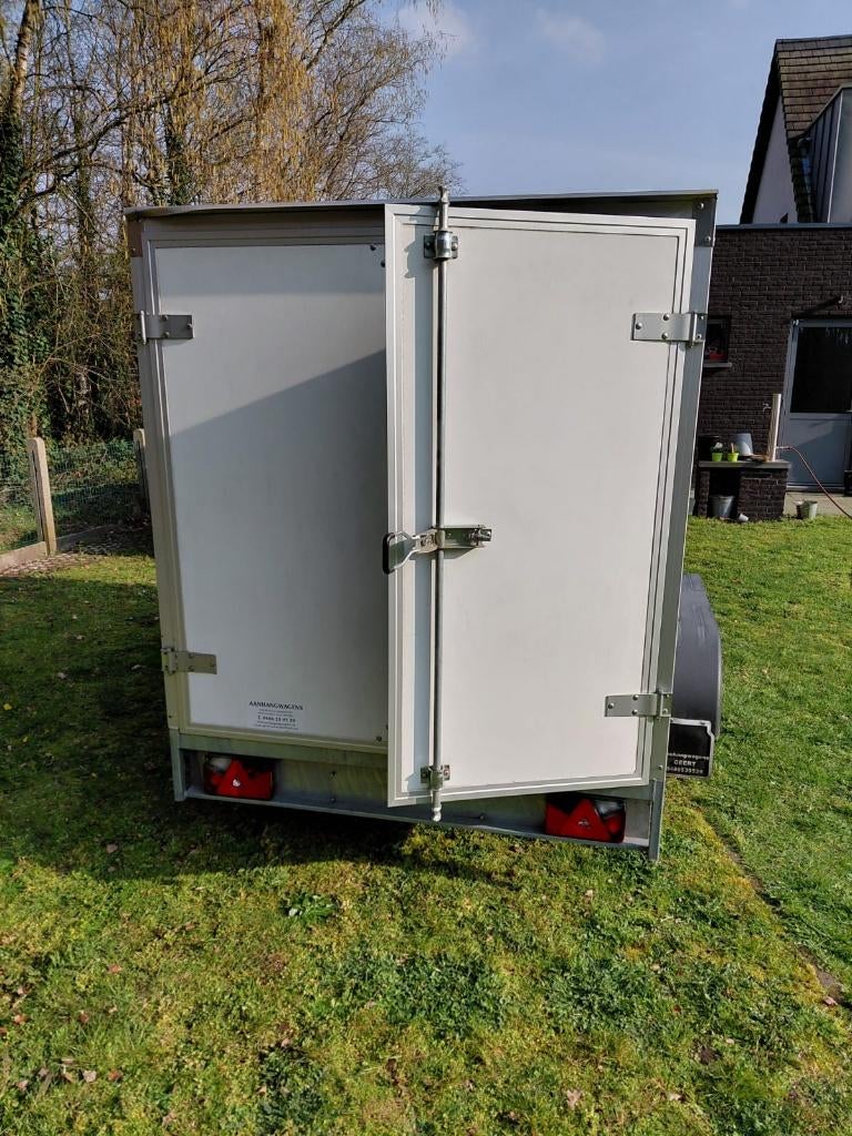 aanhangwagen gesloten en ongeremd, Ophalen, Zo goed als nieuw