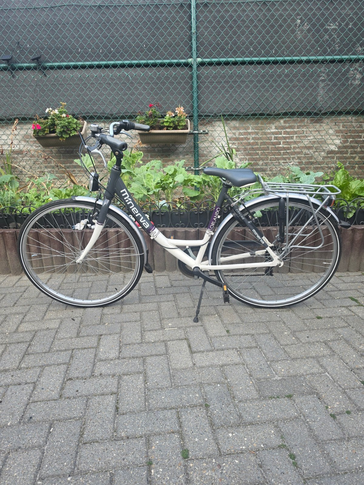 minerva 28 inch meisjesfiets kleinkader, Ophalen, Velgrem, Versnellingen, Zo goed als nieuw