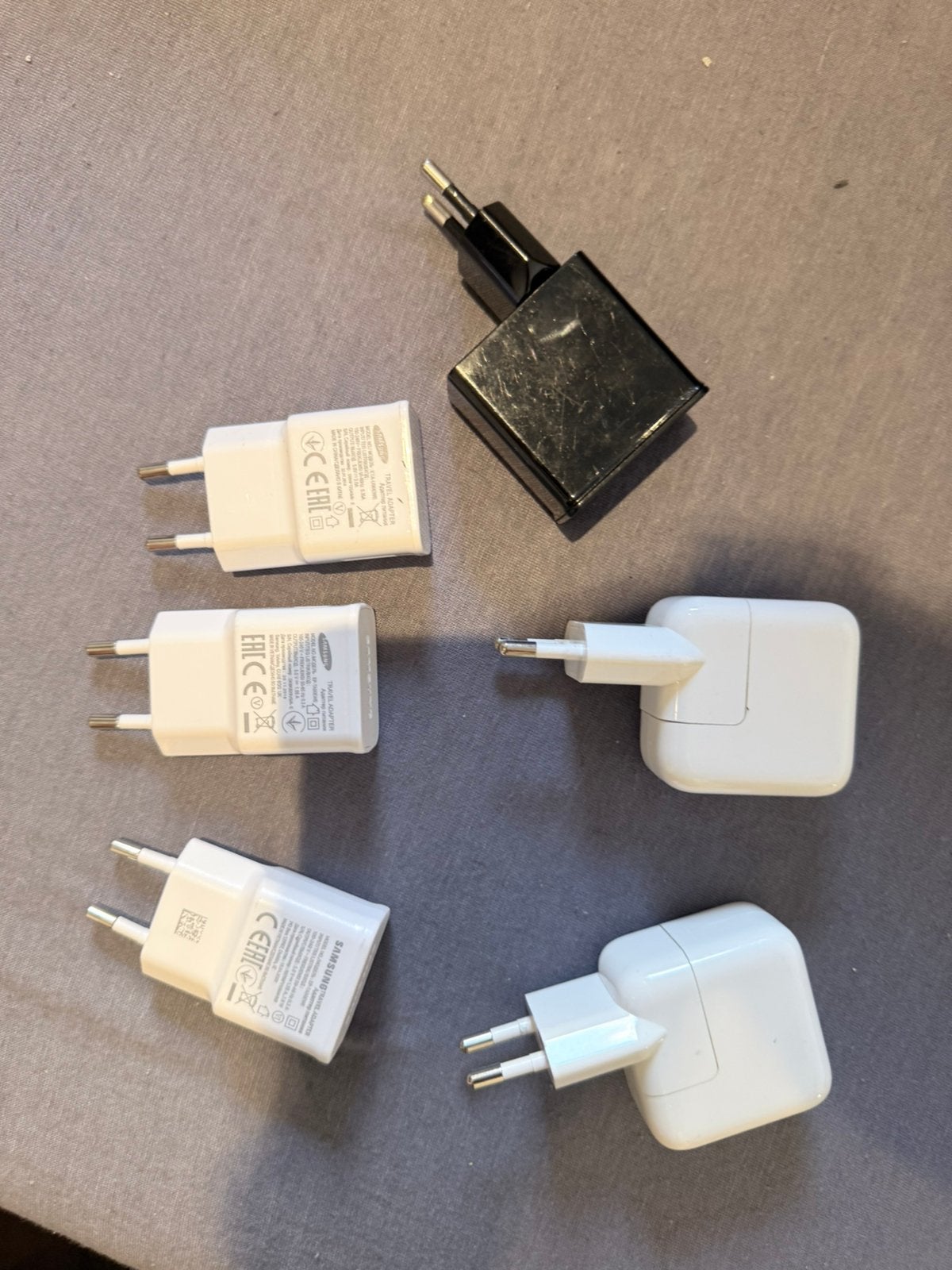 Oplader  appel  samsung origineel 5€ stuk, Telecommunicatie, Mobiele telefoons | Telefoon-opladers, Ophalen, Zo goed als nieuw