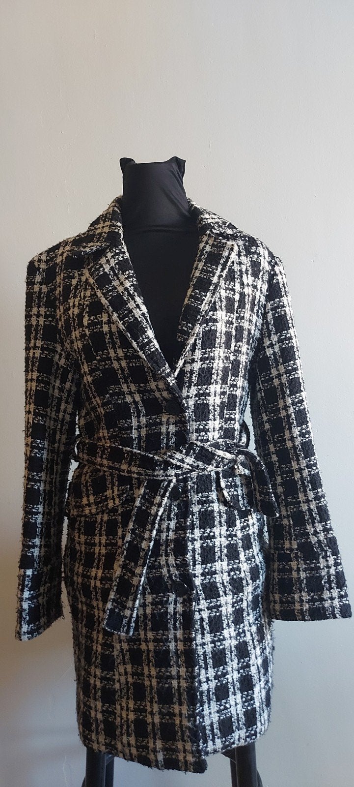Geruite tweed jas / mantel met strikceintuur – Maat L, Wit, Maat 42/44 (L), Ophalen of Verzenden, Zo goed als nieuw