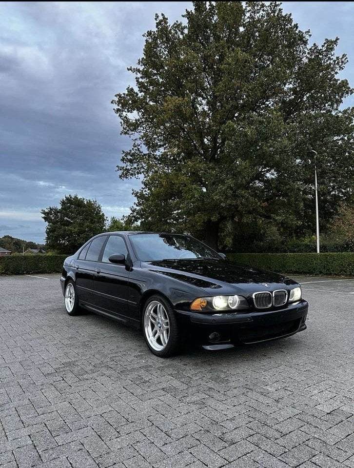 BMW E39 525i pack M int ext Berline Automatique – 340 000 km, Cuir, Entreprise, Noir, 5 portes