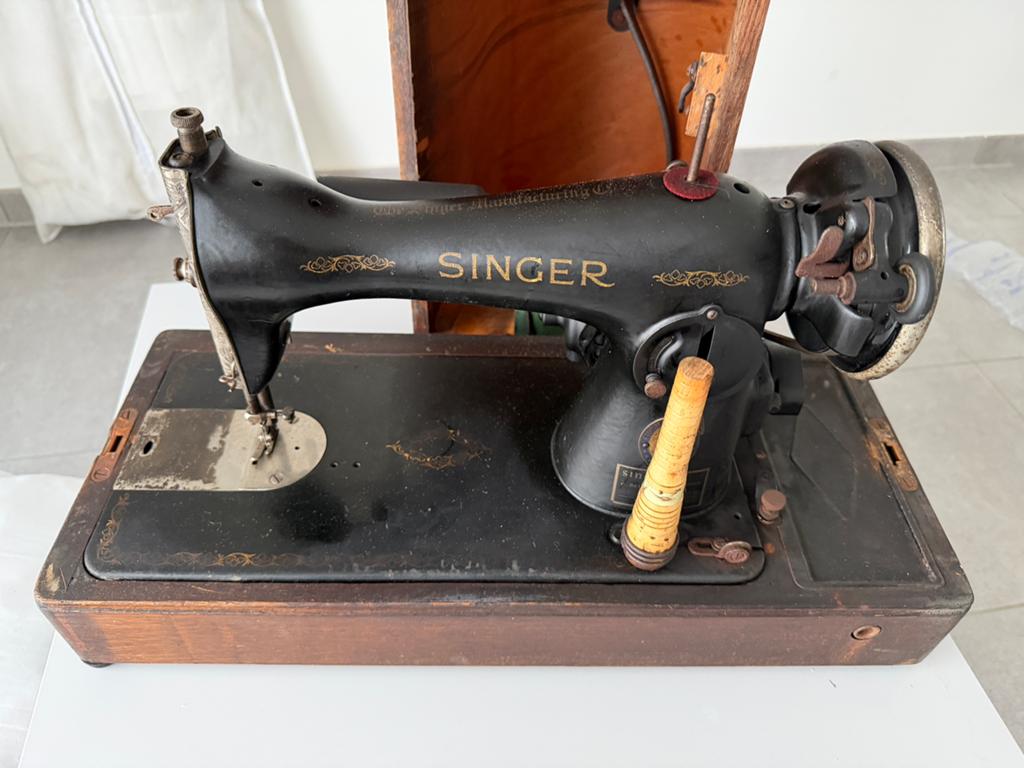 Vintage Singer naaimachine, Enlèvement