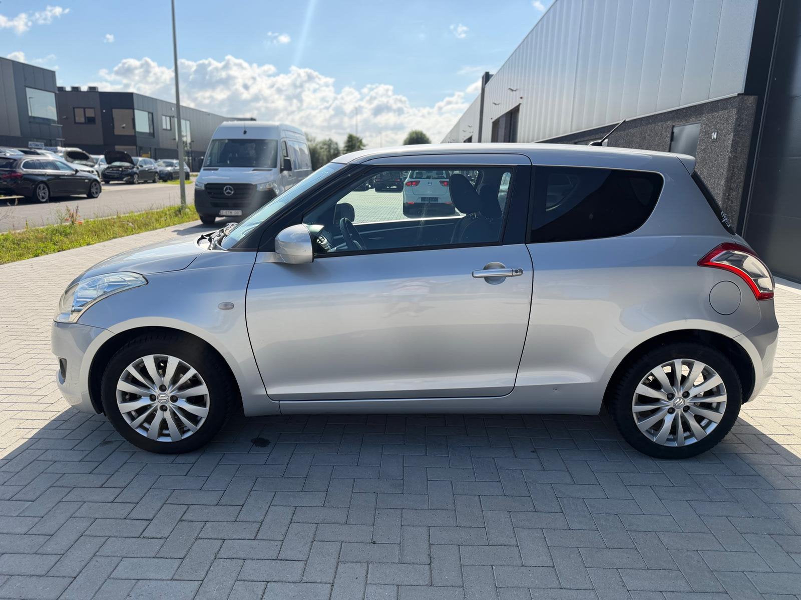 Suzuki Swift - 1.2 benzine - airco - euro 5 - 135.850 km, Auto's, Swift, Bedrijf, Handgeschakeld, https://public.car-pass.be/vhr/6b52219a-8a27-448b-9156-6a08c4bca817