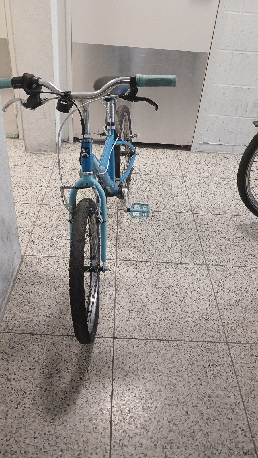 kinderfiets band van voorweel is kapot, Fietsen en Brommers, Fietsaccessoires | Aanhangwagens en Karren, Ophalen, Gebruikt, Vering