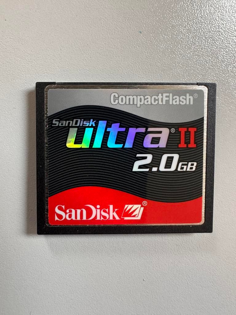 Carte mémoire CF ULTRA II 2Go, Ophalen of Verzenden, Zo goed als nieuw, 2 GB, Fotocamera