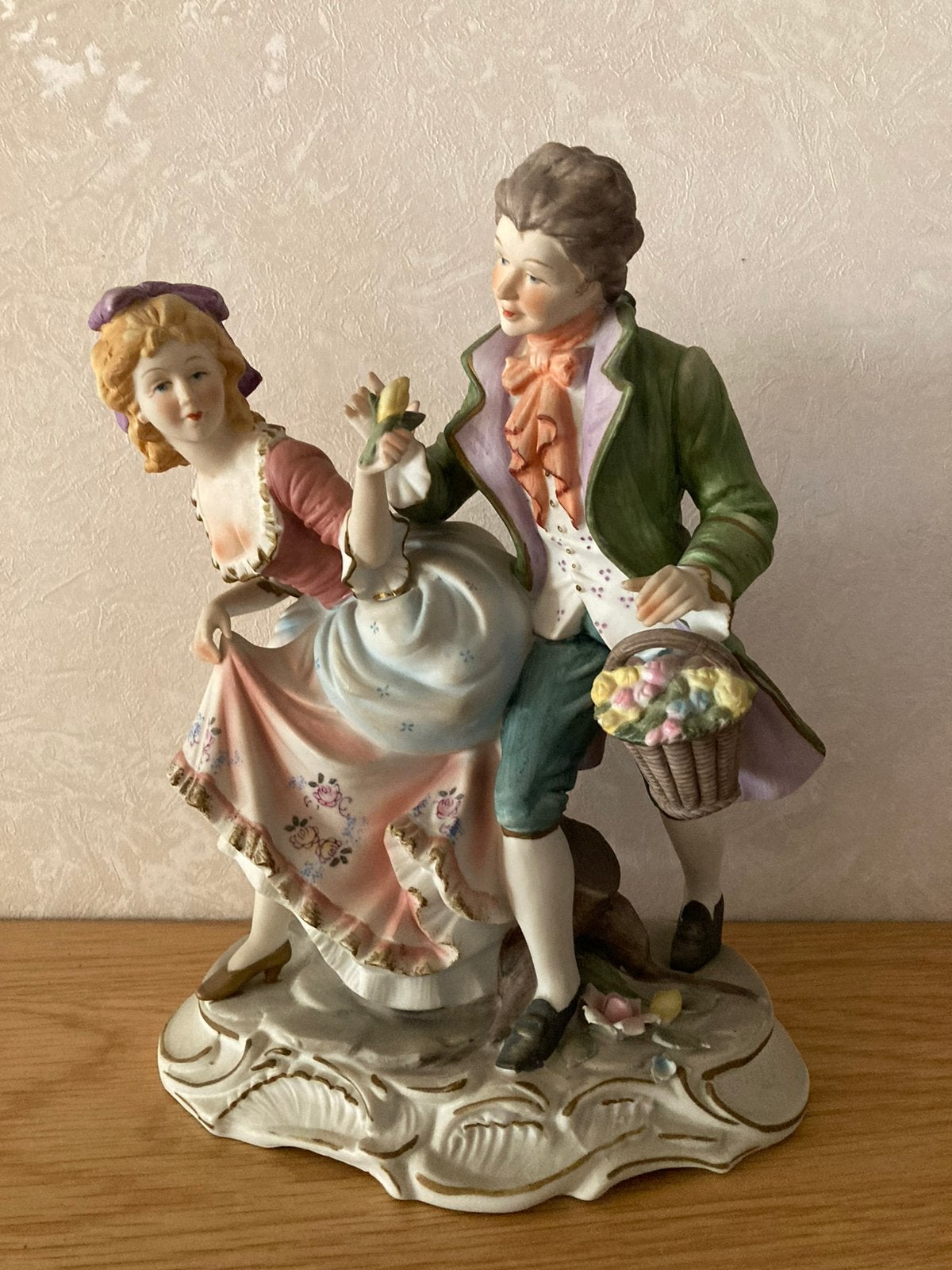 Belle figurine en porcelaine japonaise, Antiquités & Art, Antiquités | Porcelaine, Enlèvement