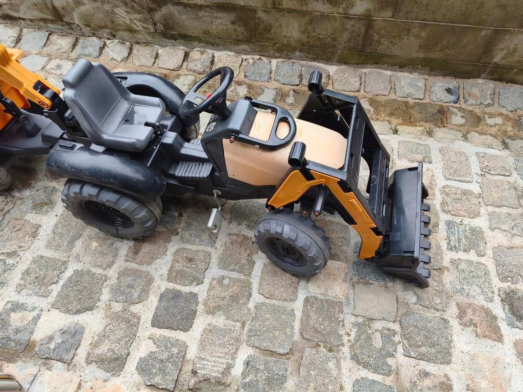 Tracteur à pédales