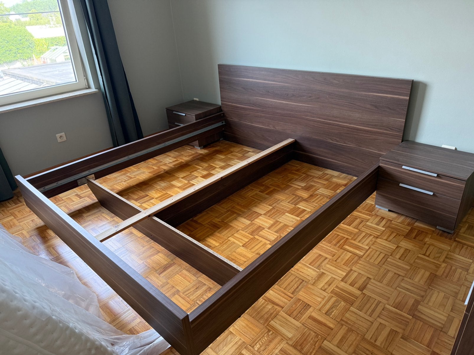 Bedframe 180cm met 2 nachtkastjes en comode, Ophalen, Gebruikt, Tweepersoons