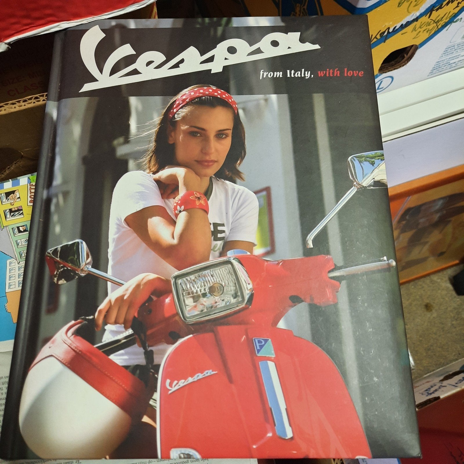 Livre Vespa., Enlèvement ou Envoi