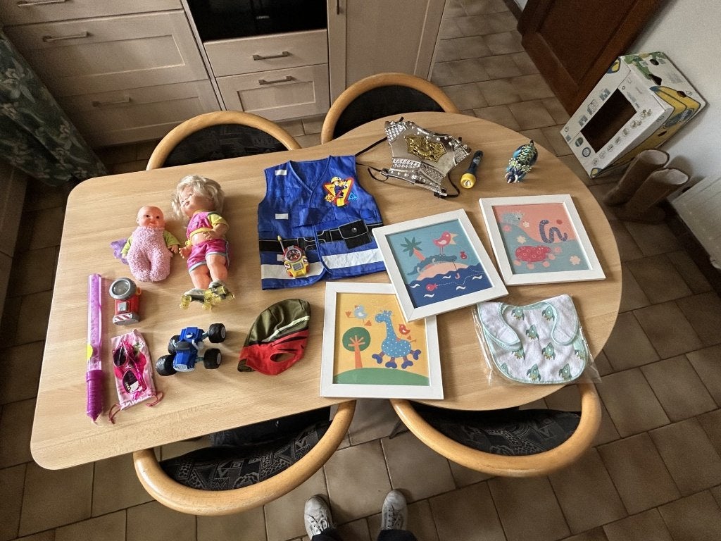 Bananendoos gevuld met speelgoed, Ophalen, Gebruikt