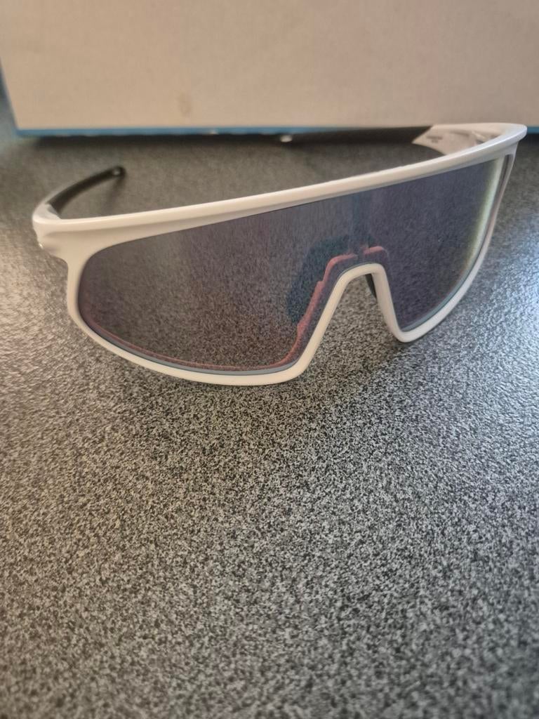 Oakley rslv (origineel), Ophalen
