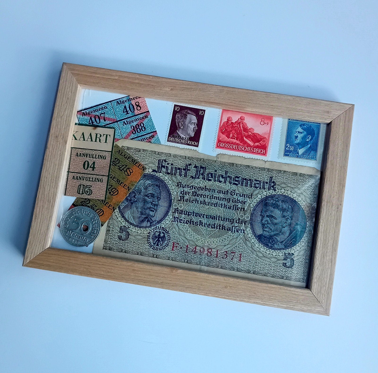 Présentoir encadré WW2 5 Reichsmark + reçus + timbres + pièc, Timbres & Monnaies, Billets de banque | Europe | Billets non-euro