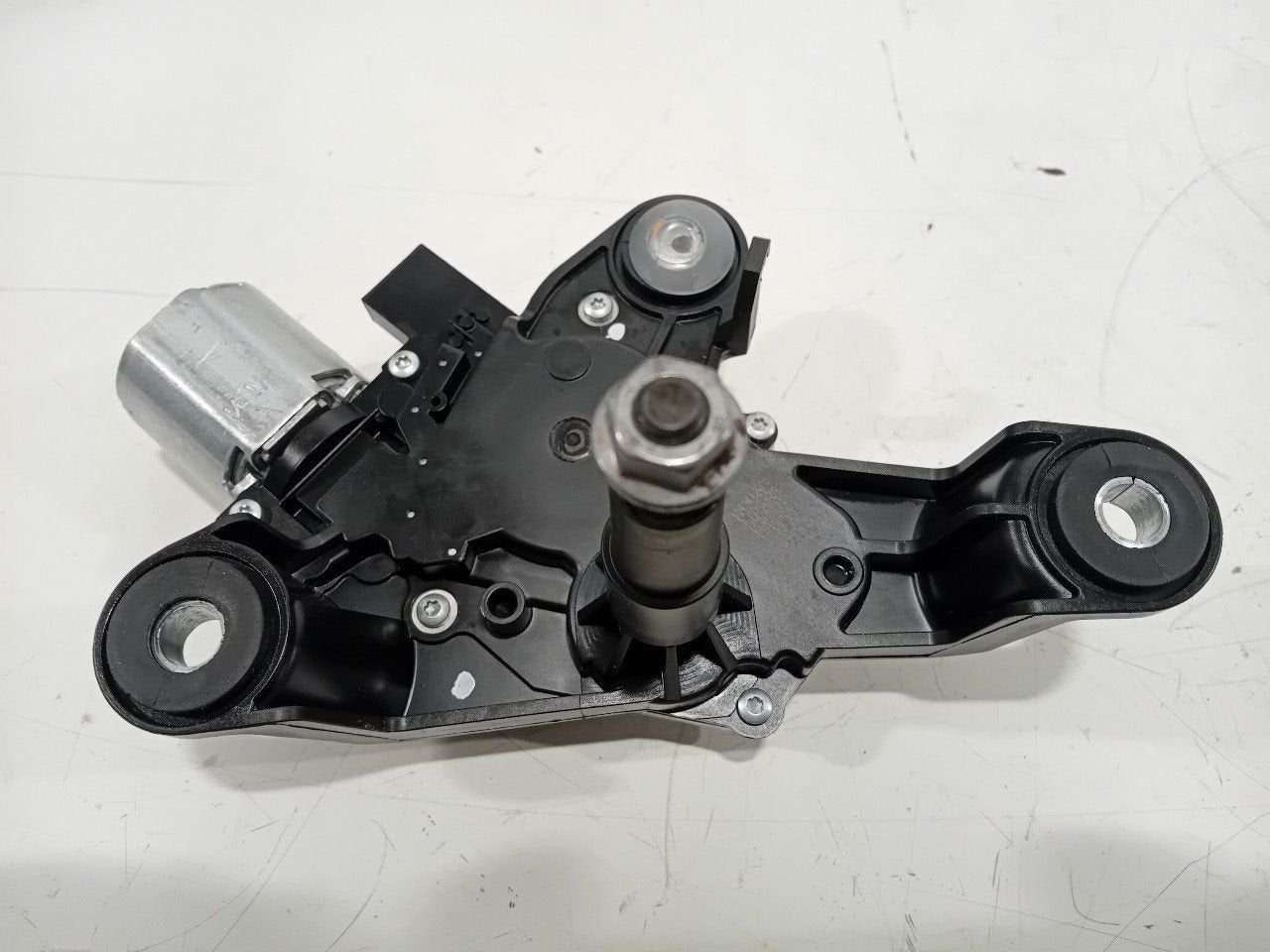 Ruitenwissermotor achter Peugeot 3008, Onderdelen@venauto.nl, Van der Ven Autorecycling B.V., Ettenseweg 76, 4706 PB Roosendaal, The Netherlands