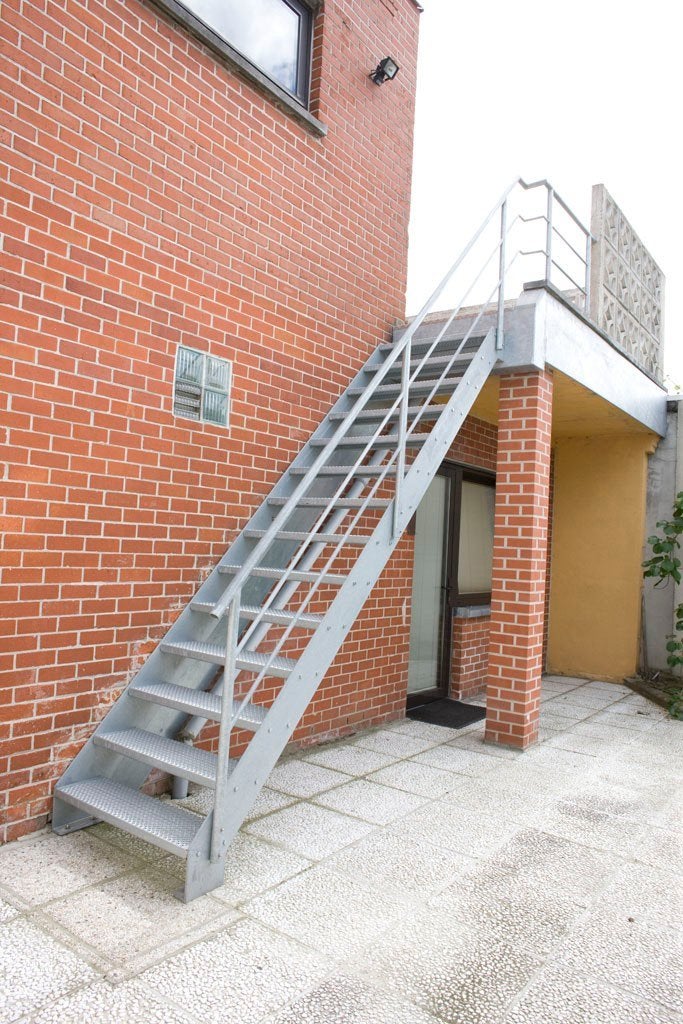 industriële trap / terras trap volledig galvaniseerd, Doe-het-zelf en Bouw, Ophalen, Zo goed als nieuw, Trap, 2 tot 4 meter