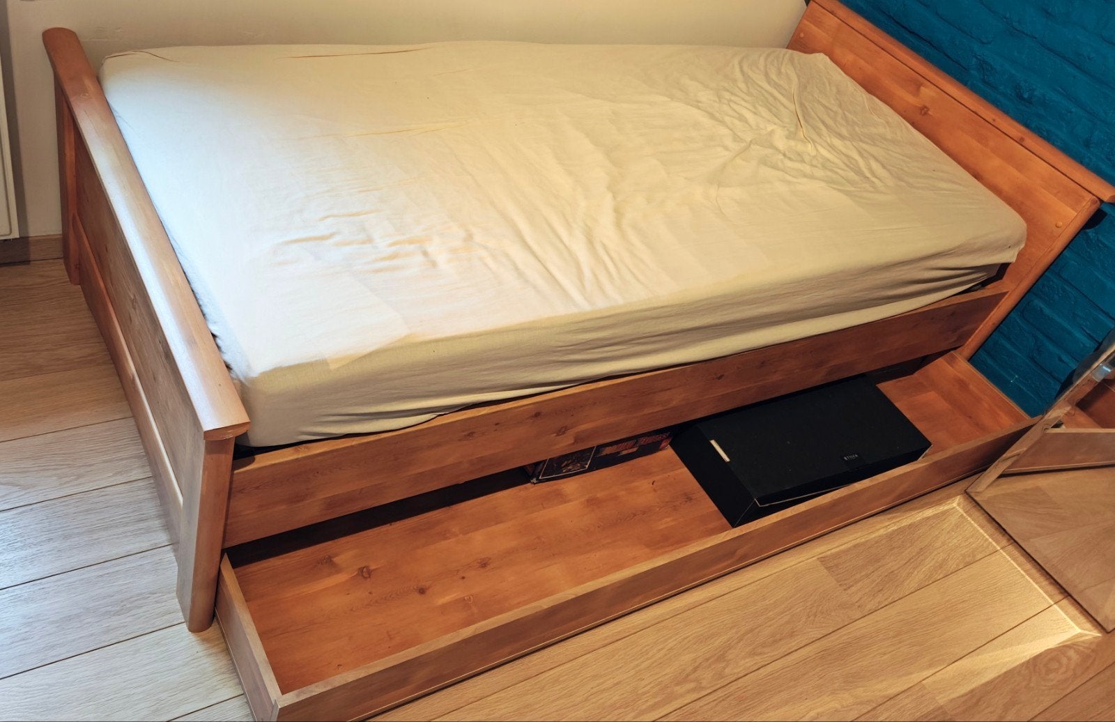 eenpersoonsbed + matras. in goede staat., Huis en Inrichting, Ophalen