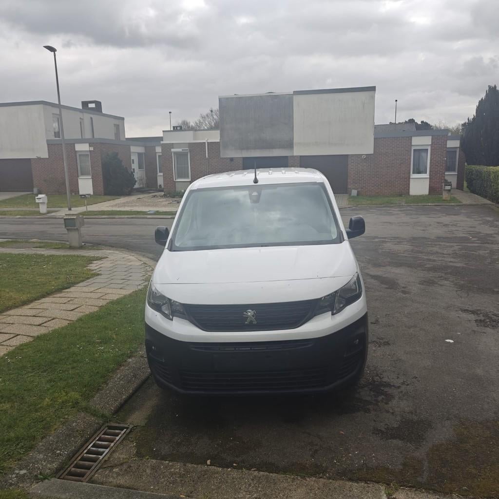 Peugot Partner 2022 137.000km, Voorwielaandrijving, Wit, Particulier, Dealer onderhouden