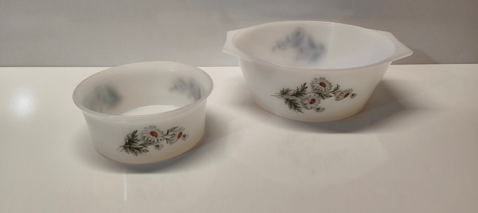 Lot de 2 plats à four vintage Arcopal << Margerite >>, Vintage, Comme neuf, Verre, Enlèvement