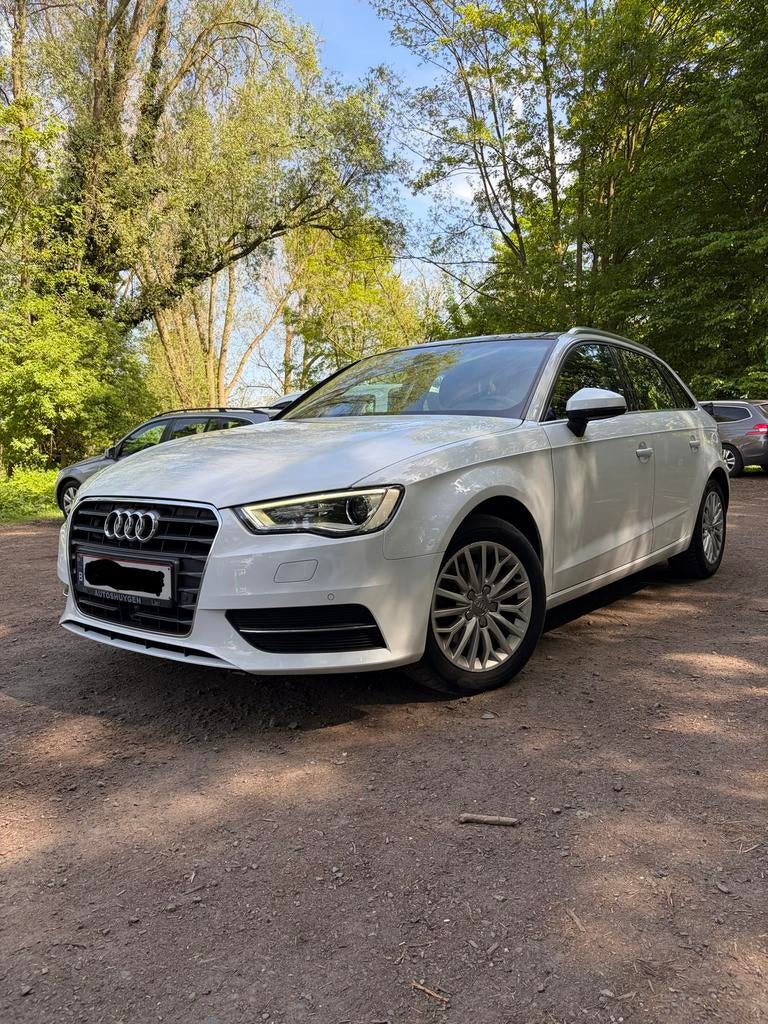 Audi A3 Hatchback, Auto's, Euro 5, 1300 kg, 4 cilinders, Leder en Stof