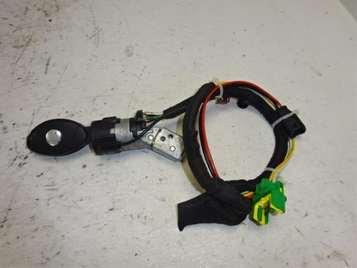 Serrure de contact + clé d'un Peugeot 807, Autos : Pièces & Accessoires, -, 3 mois de garantie, Utilisé, -