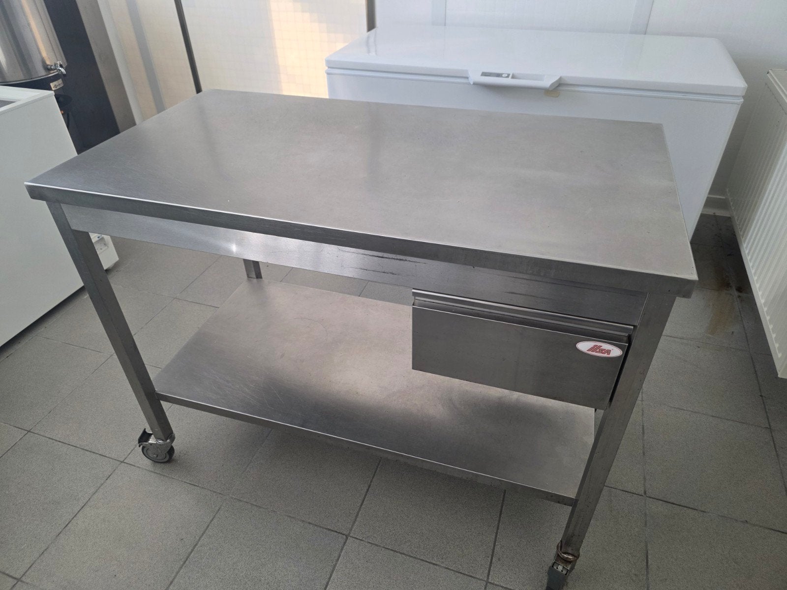 table d'accueil en inox, Enlèvement