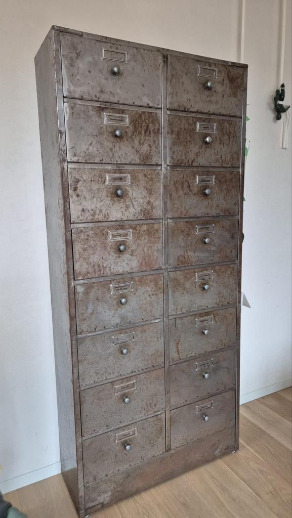 Vintage metalen klepkast, Huis en Inrichting, Kasten | Ladekasten, Ophalen