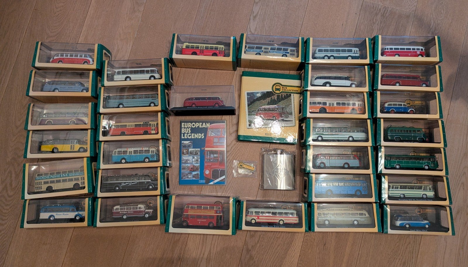 Complete Bus Collection Editions Atlas Collections 31 bussen, Ophalen of Verzenden, Zo goed als nieuw, Bus of Vrachtwagen, Overige merken