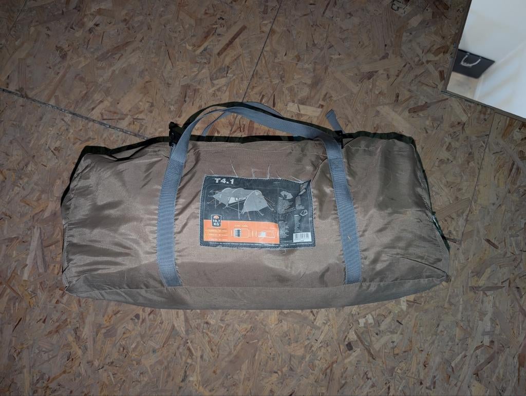 Quechua T4.1 Familietent - 4 Personen - Goede Staat, Caravans en Kamperen, Ophalen