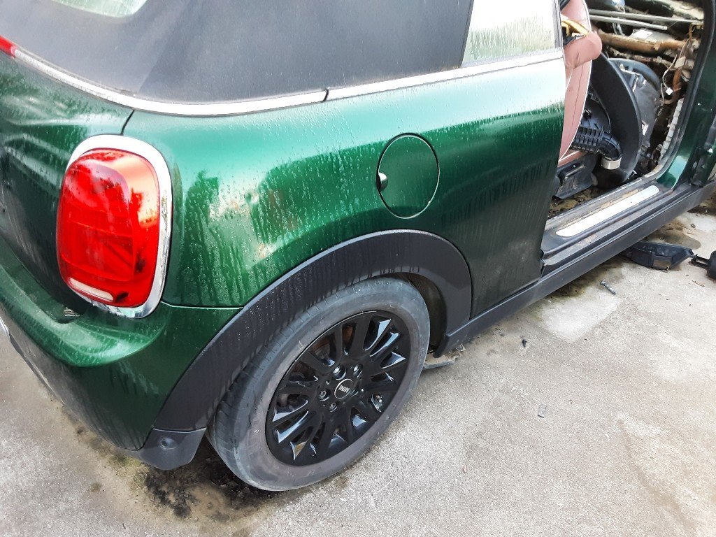 AILE ARRIÈRE DROIT Mini Mini Convertible (F57), Garde-boue, Arrière, Petuelring 130
80809  München, DE, Mini