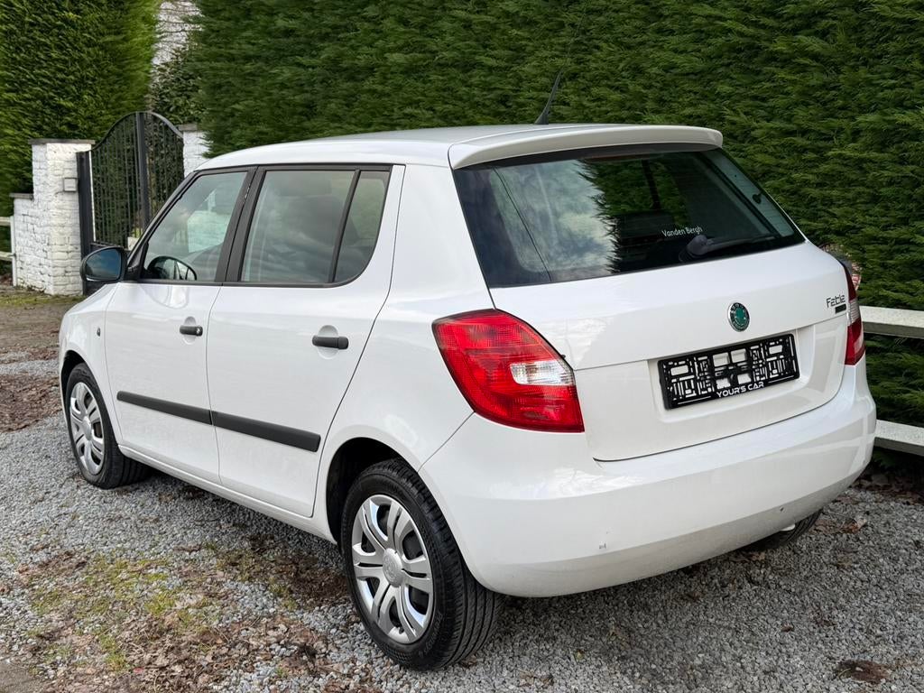 Skoda Fabia 1.2CR TDi- Garantie - Airco - Bluetooth - Ecran, Euro 5, Zwart, 1199 cc, Wit