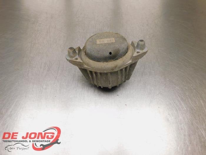 Support moteur d'un Mercedes E-Klasse, Autos : Pièces & Accessoires, 3 mois de garantie, Utilisé, -, -