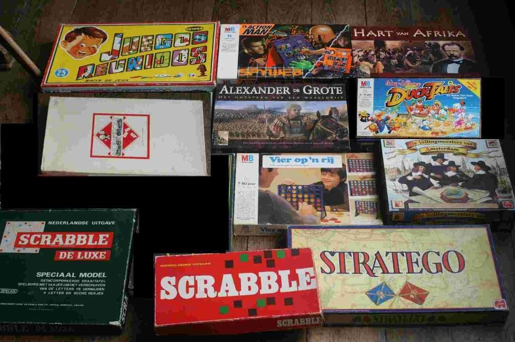 11 x spellen scrabble, 999 games, monopoly, stratego,..., Ophalen of Verzenden, Gebruikt
