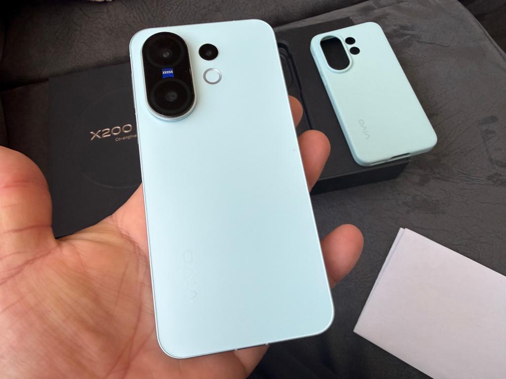 Vivo X200 FE 256 GB 5G compleet met bon inruilen mogelijk, Télécoms, Téléphonie mobile | Marques Autre, Autres modèles, Enlèvement