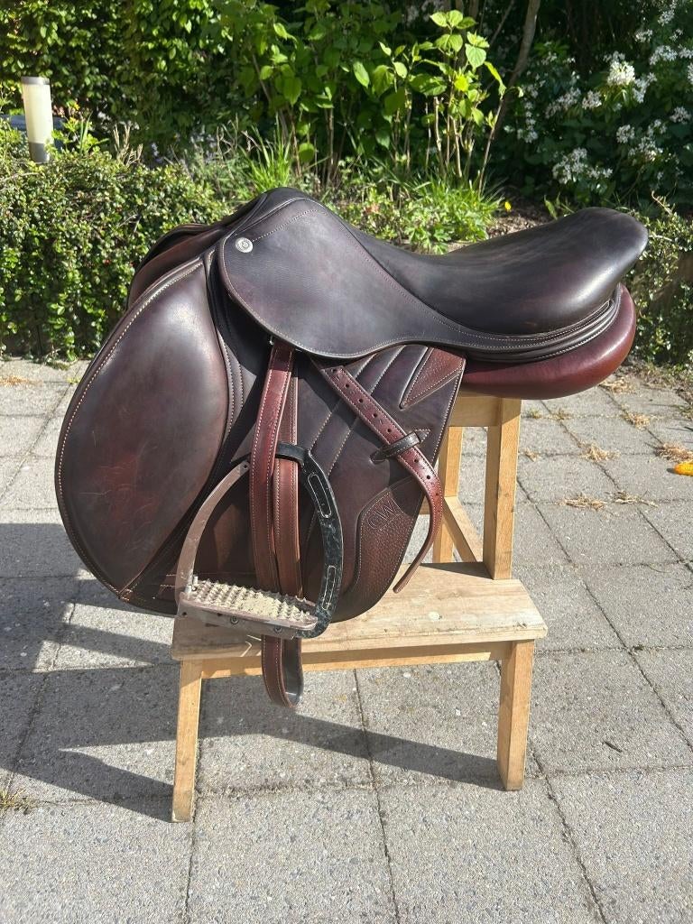 Cwd springzadel 16inch, Animaux & Accessoires, Chevaux & Poneys | Selles, Enlèvement