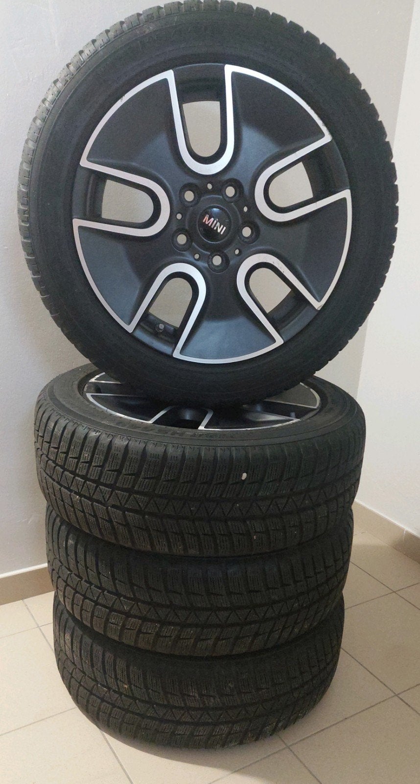 Originele MINI 17" aluminium velgen + winterbanden
Runflat (, Ophalen