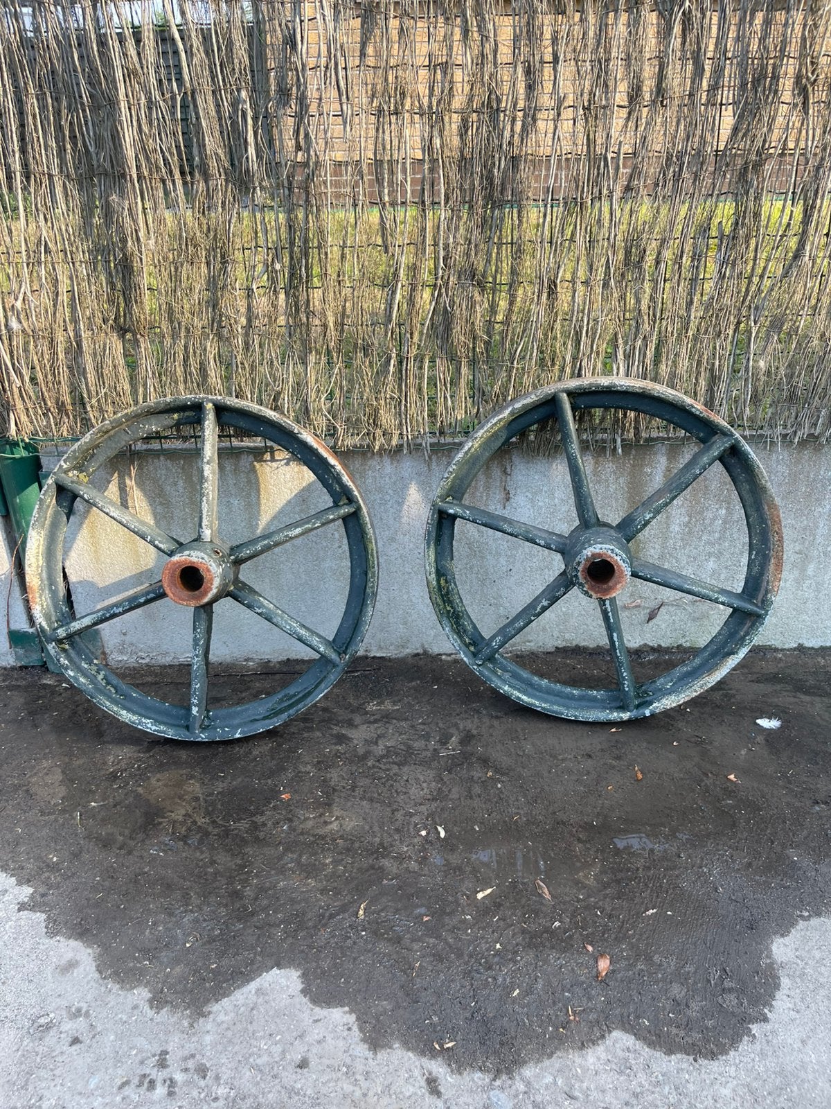 2 gietijzeren wagenwielen – ø 60 cm – 6 spaken – vintage, Ophalen