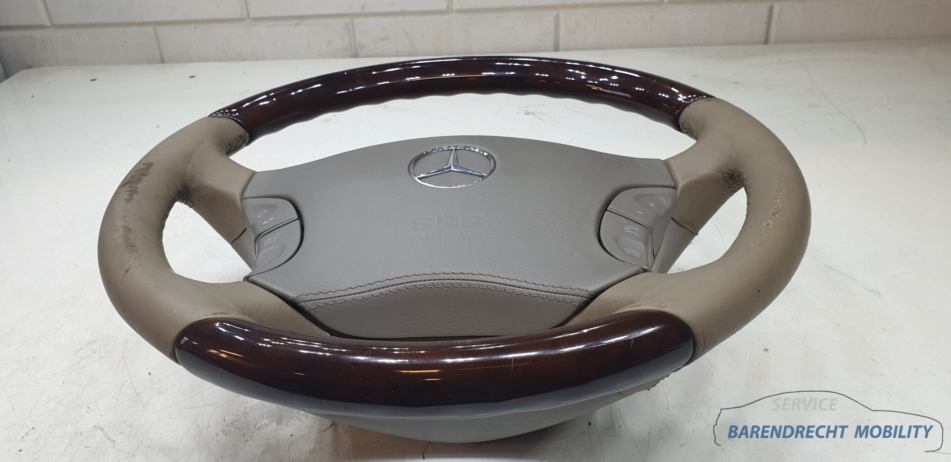 Volant en bois pour Mercedes Classe S W220 CL W215 int rieur, Mercedes-Benz AG, Mercedes-Benz, Utilisé, Mercedesstrasse 120
70372  Stuttgart, DE