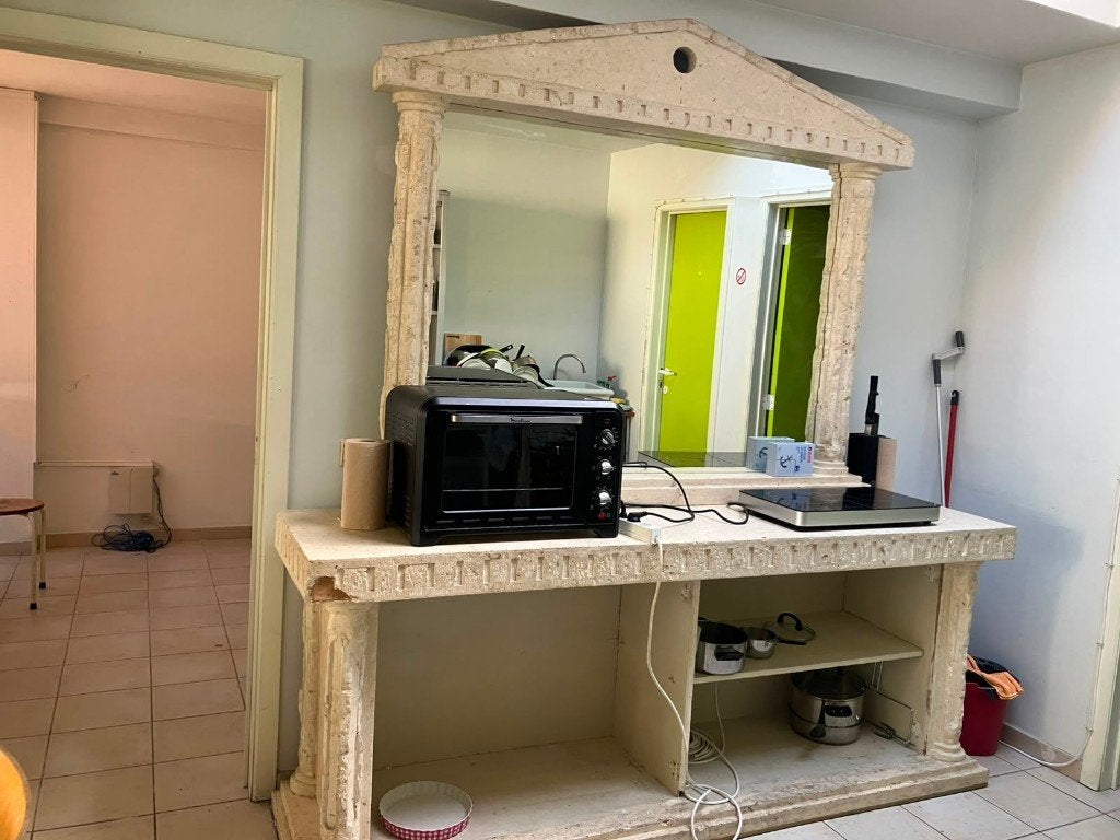 Immense étagère de cuisine de style grec et miroir, Avec tablette(s), 200 à 250 cm, Enlèvement, Utilisé
