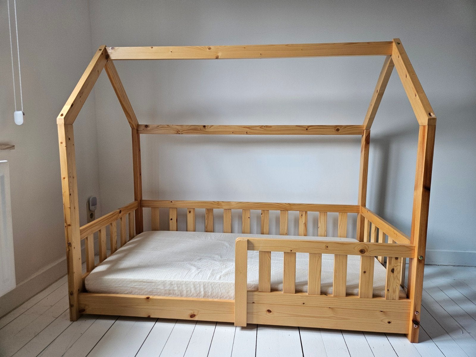 Lit Cabane Enfant avec matelas., Enfants & Bébés, Chambre d'enfant | Lits, Moins de 70 cm, Comme neuf, Moins de 140 cm, Enlèvement