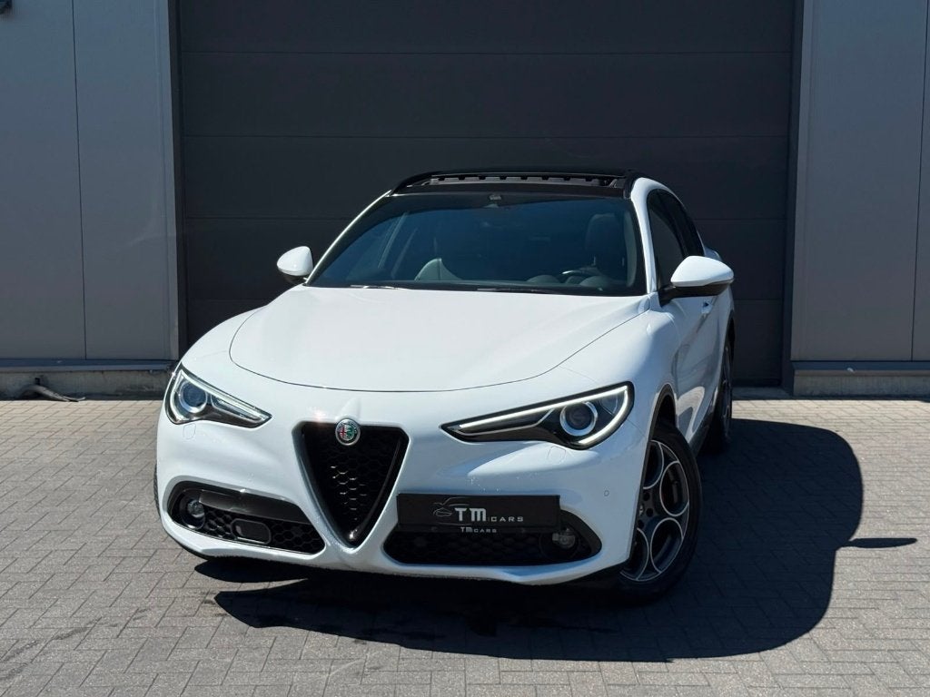 Alfa Romeo Stelvio automaat adaptive cruise controle, Auto's, Alfa Romeo, Dealer onderhouden, Bi-Xenon koplampen, 4 cilinders