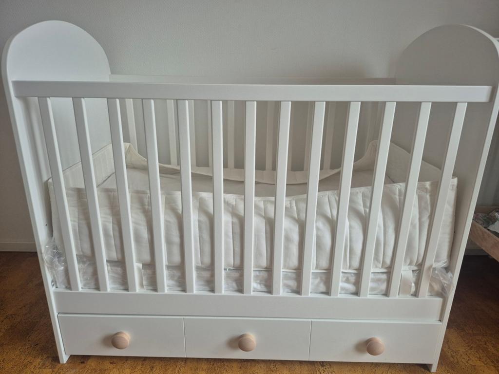 Babybedje+nieuw matras, Kinderen en Baby's