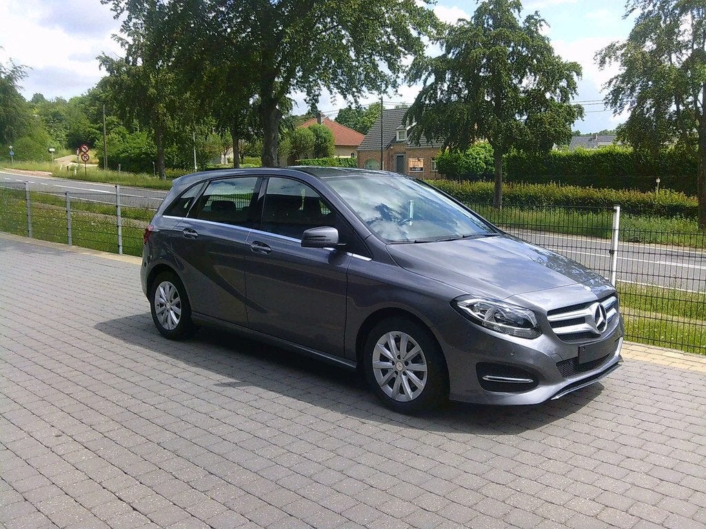 Mercedes-Benz B-CLASS 160 benzine automaat gl verkocht!, Autos, 75 kW, Euro 6, Carnet d'entretien, Noir