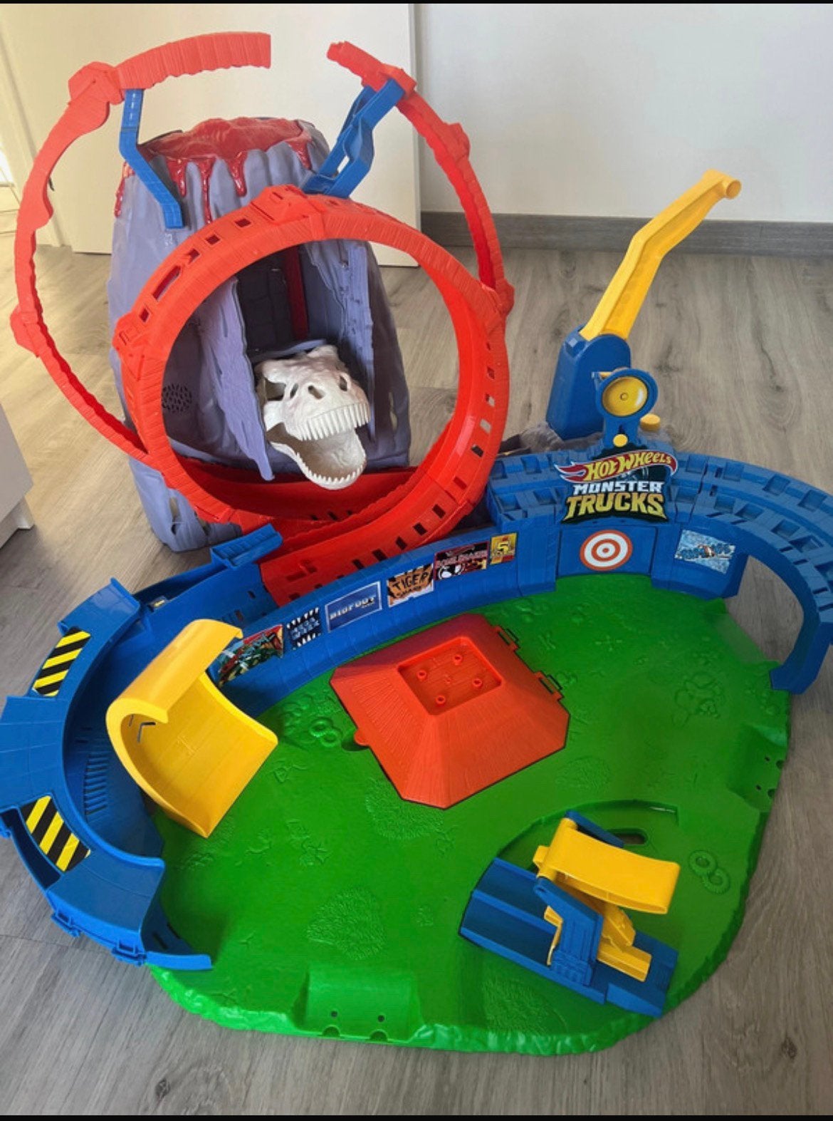Hotwheels T-Rex Volcano, Ophalen, Zo goed als nieuw