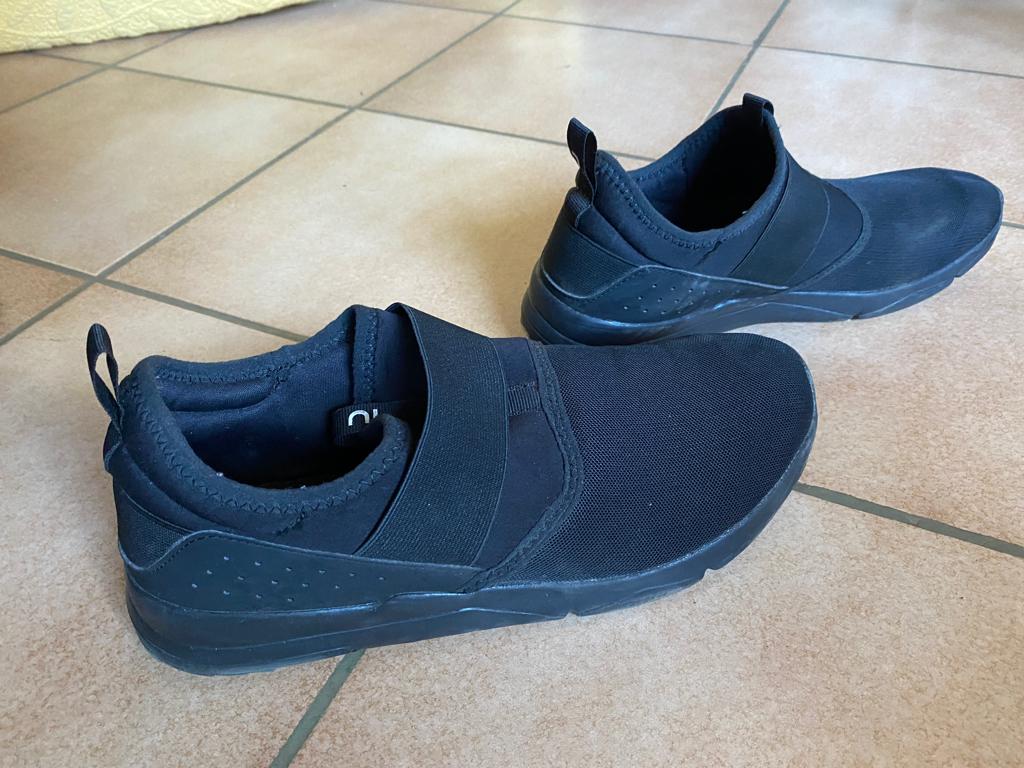 Decathlon Chaussures marche homme 44 Slip-On noir TB état, Vêtements | Hommes, Chaussures, Chaussons, Decathlon, Porté, Noir