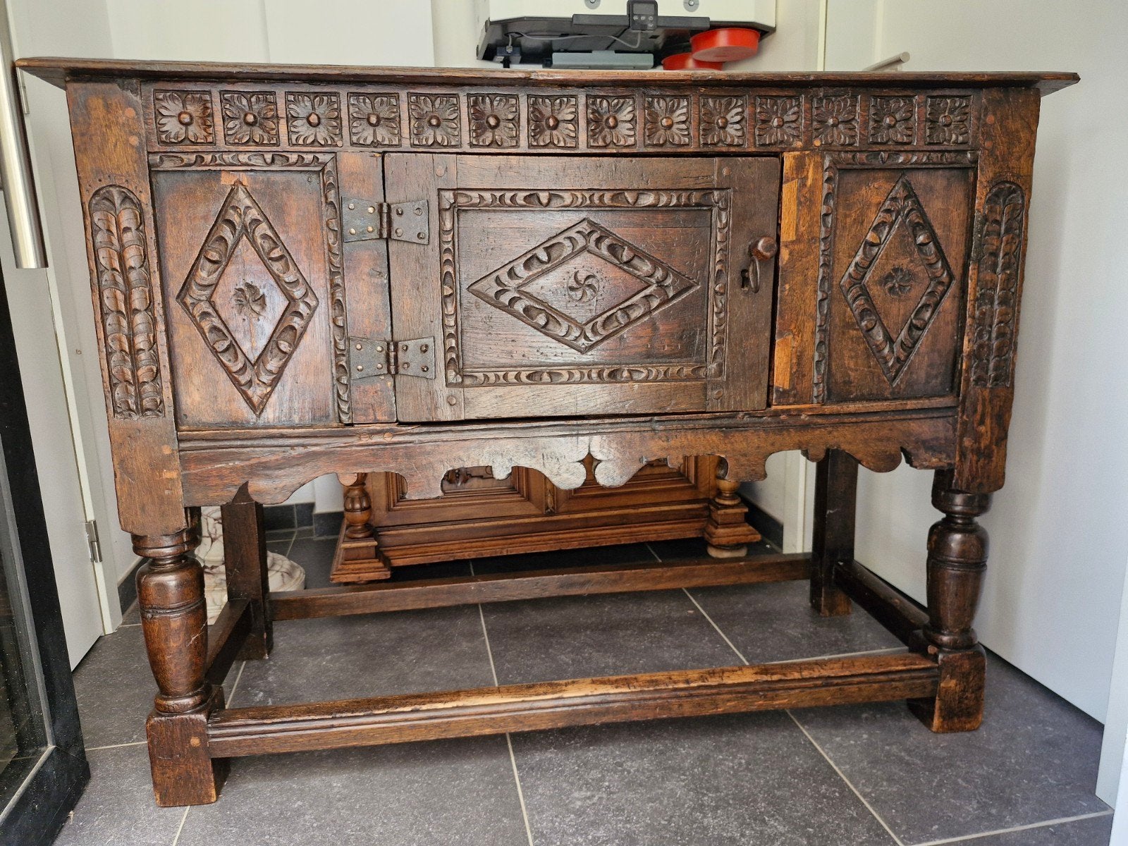 Buffet anglais ancien en chêne — style jacobéen, Maison & Meubles, Enlèvement, Chêne