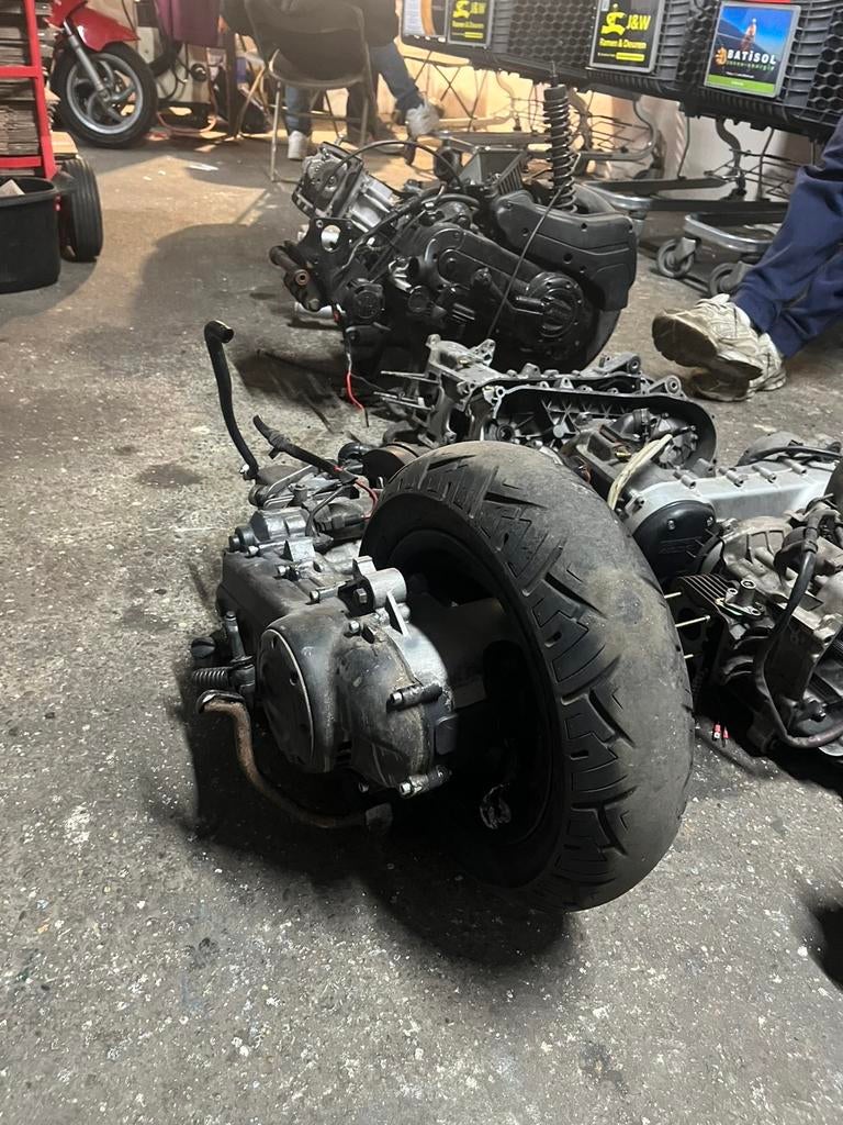 Piaggio zip 80cc 4t, Fietsen en Brommers, Ophalen, Zo goed als nieuw, Blok
