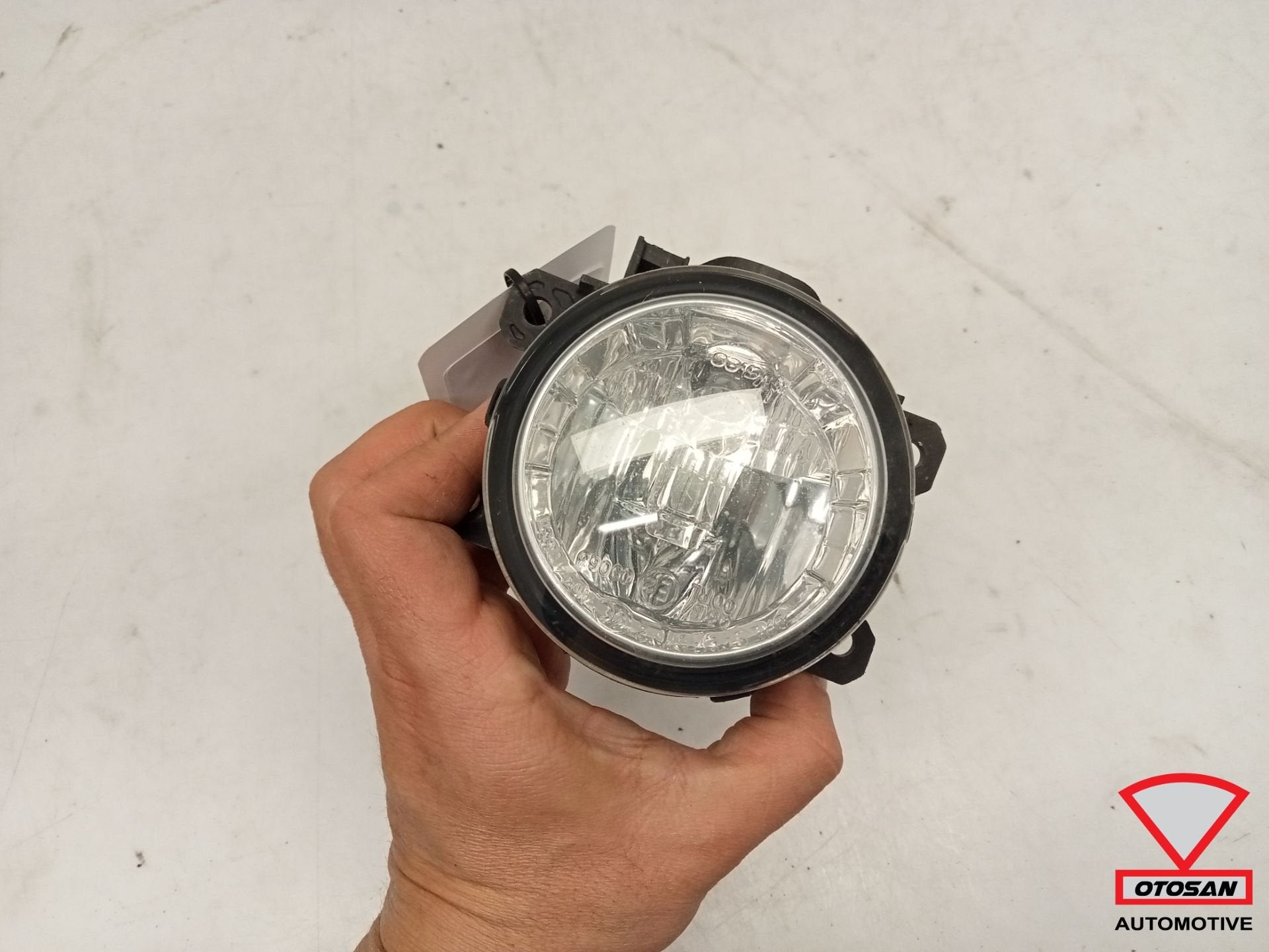 Phare antibrouillard droit Mitsubishi Space Star 2010+ 89207, Autos : Pièces & Accessoires, Info@mitsubishi-motors.com, Mitsubishi Motors Corporation