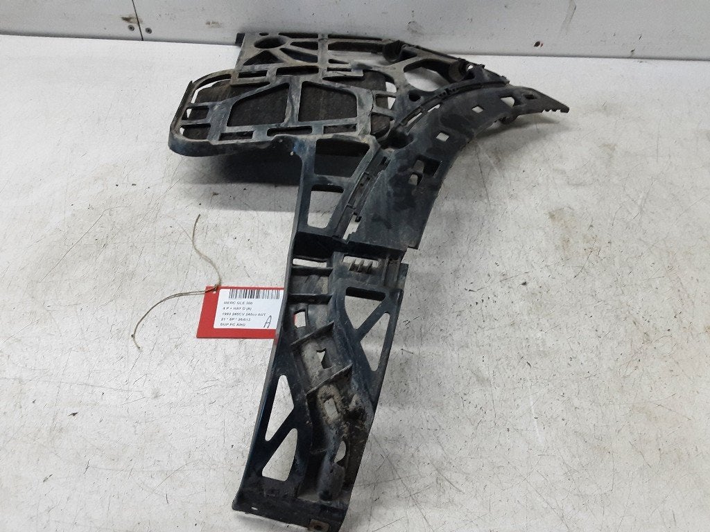 SUPPORT PARE-CHOCS ARRIÈRE DROIT GLE (V167) (A1678804200), Mercedes-Benz, Mevr. I. Hauben, Utilisé, Rue de l'Espoir 34 34
4030  GRIVEGNÉE, BE
