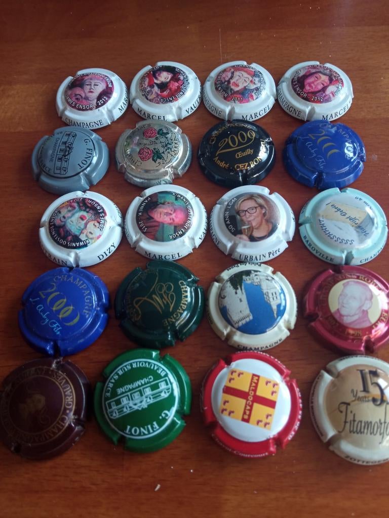 Champagne capsules lot 16, Verzamelen, Verzenden