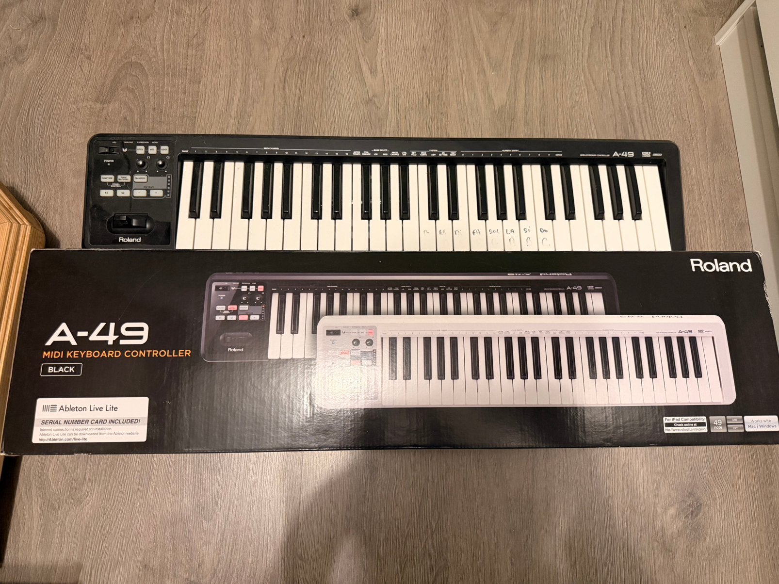 Clavier Roland A-49, Muziek en Instrumenten, Midi-apparatuur, Ophalen, Zo goed als nieuw